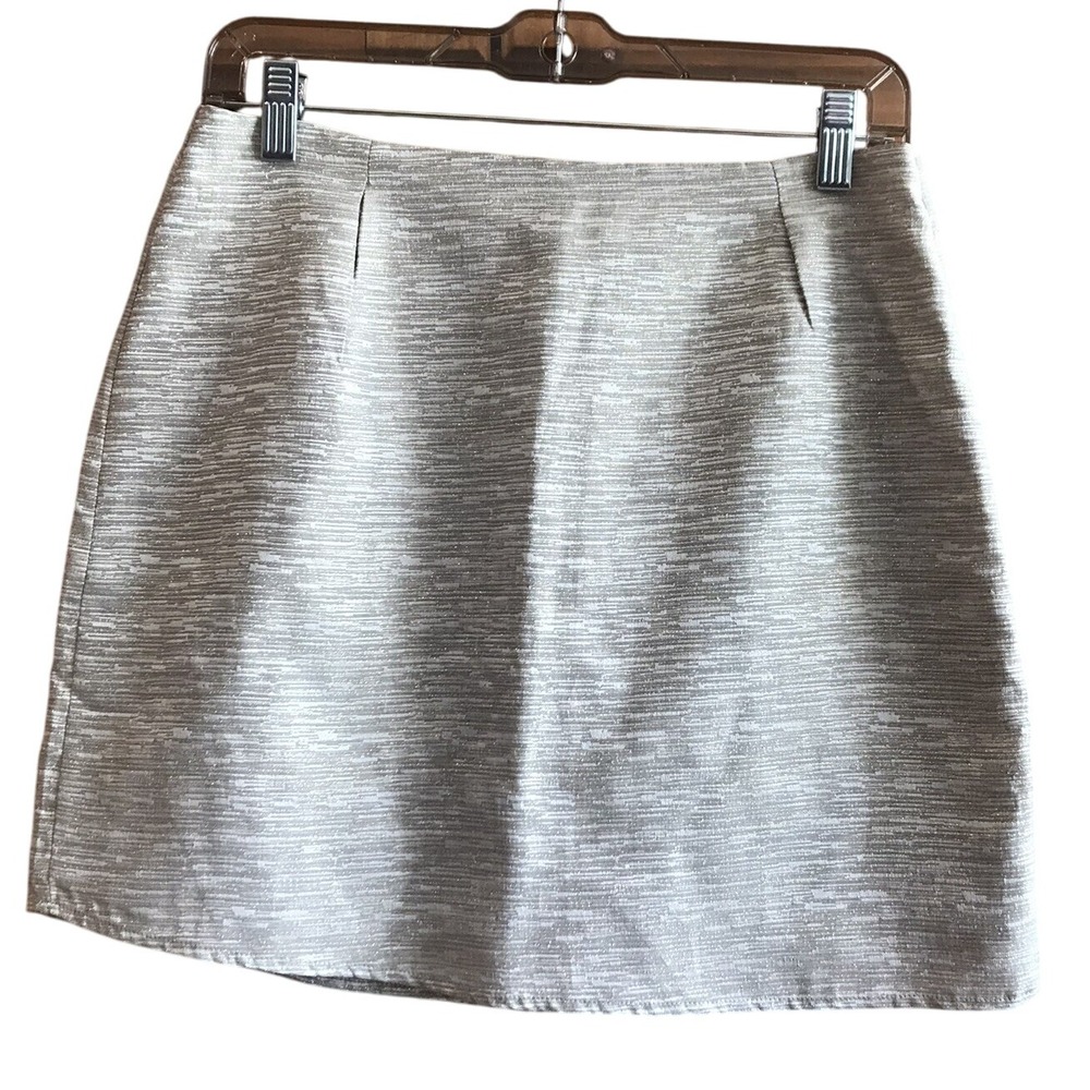Criss Cross Size Medium woven oatmeal color‎ shimmery lined skirt